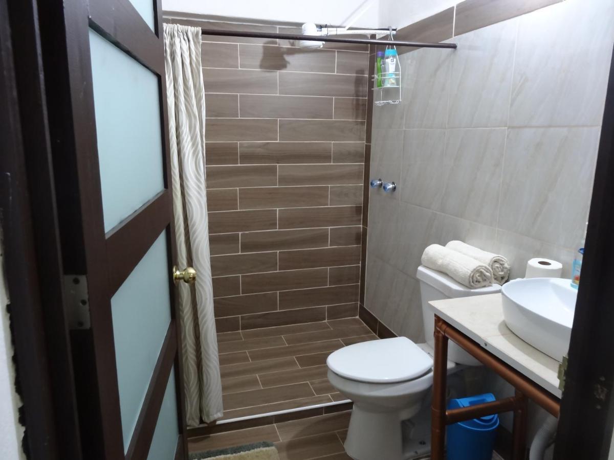 מנסניו Habitaciones-Comodas-Aire-Wifi-Tv-Cerca De Playa-!!Excelente Precio II מראה חיצוני תמונה