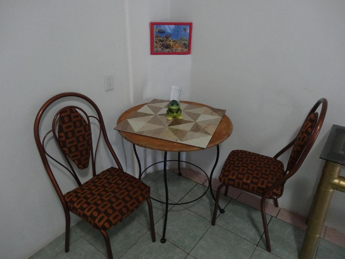 מנסניו Habitaciones-Comodas-Aire-Wifi-Tv-Cerca De Playa-!!Excelente Precio II מראה חיצוני תמונה