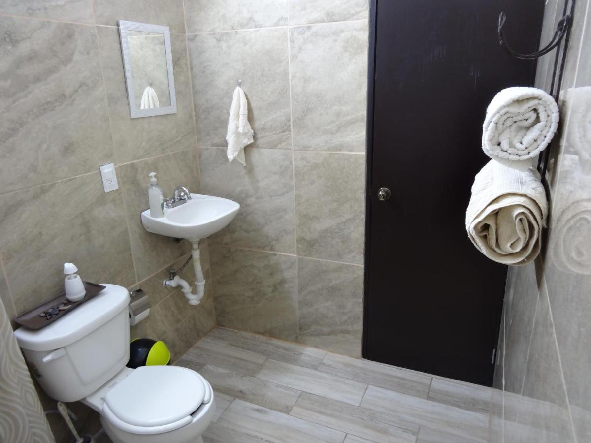 מנסניו Habitaciones-Comodas-Aire-Wifi-Tv-Cerca De Playa-!!Excelente Precio II מראה חיצוני תמונה