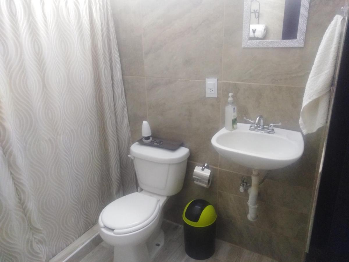 מנסניו Habitaciones-Comodas-Aire-Wifi-Tv-Cerca De Playa-!!Excelente Precio II מראה חיצוני תמונה