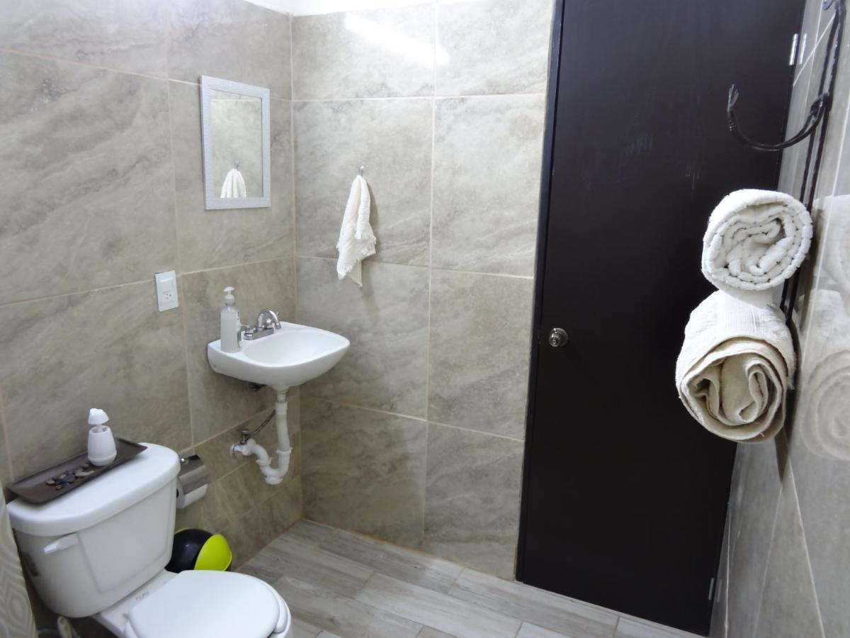 מנסניו Habitaciones-Comodas-Aire-Wifi-Tv-Cerca De Playa-!!Excelente Precio II מראה חיצוני תמונה